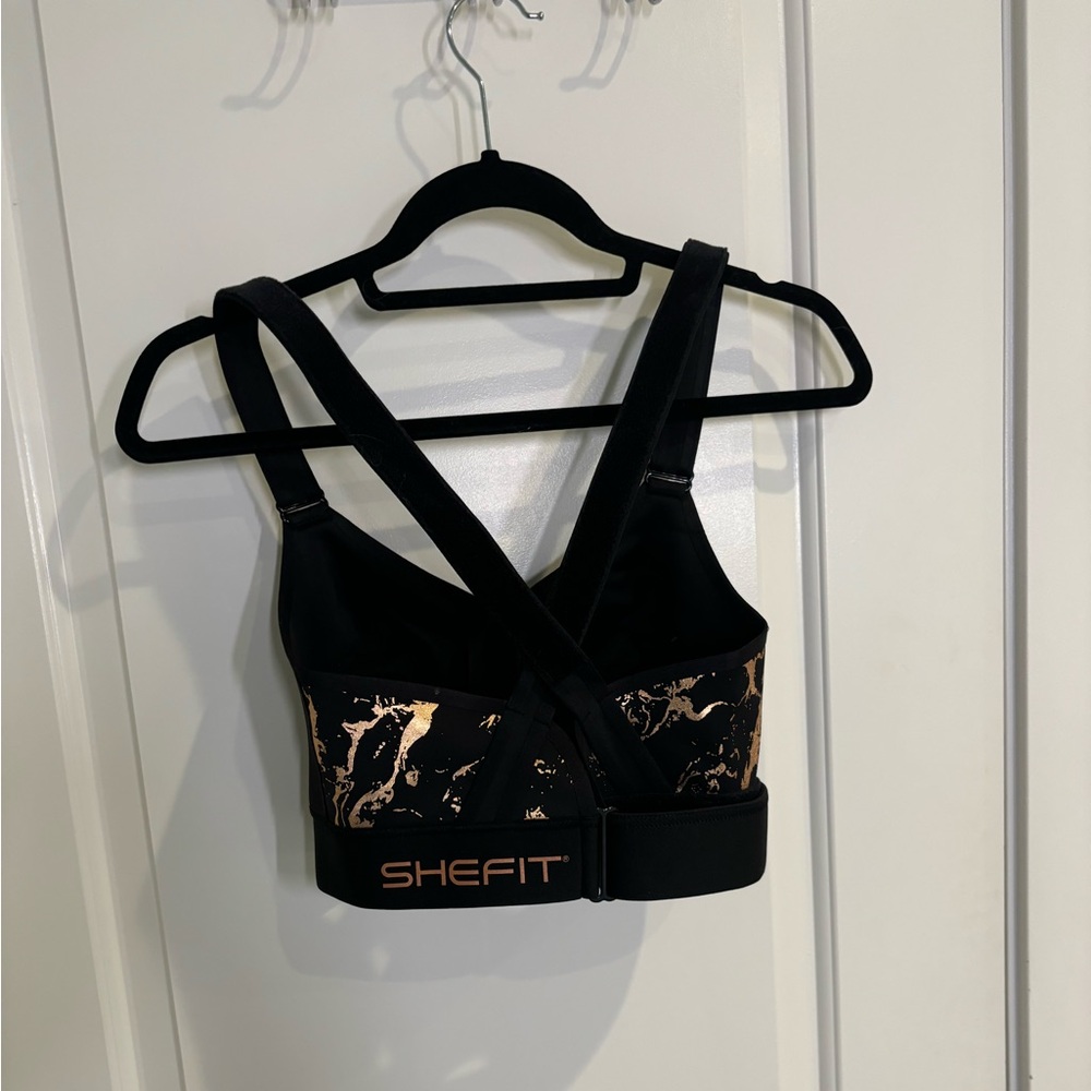 Adjustable sports bra